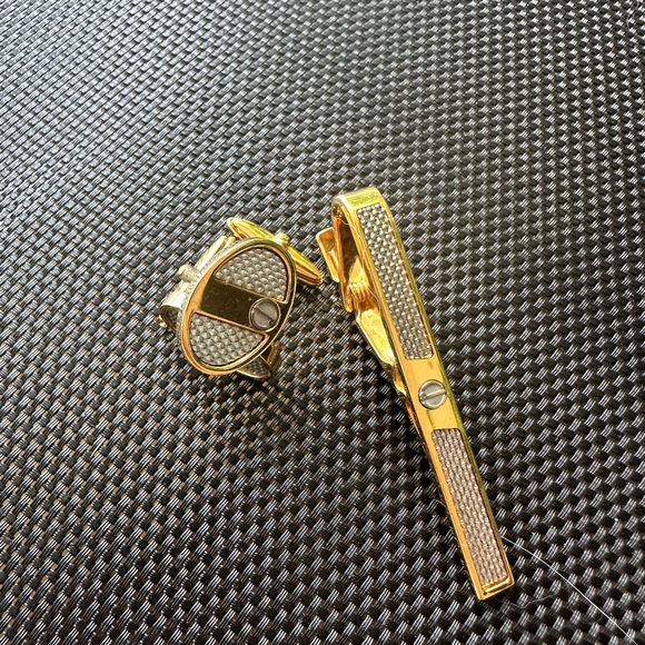 Elegant Dunhill Gold and Silver Tie Clip and Cufflinks Set - Picture 1 of 4